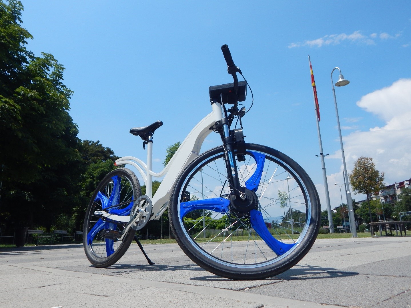 “Air filter integrated in a bicycle’s wheel” – giving bicycles the power to provide cleaner urban air