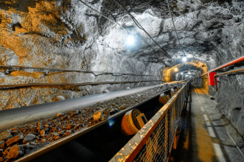 Recycling of precious metals via an efficient process with no toxic byproduct
